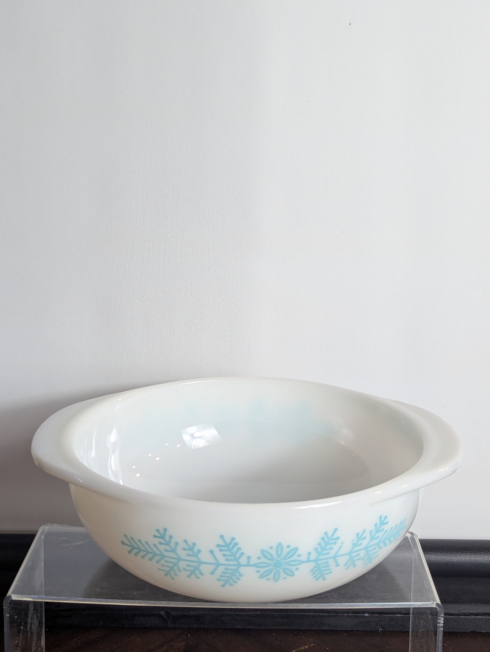 Vintage Pyrex 023 Frost Garland 1.5 QT Round Casserole - Turquoise Snowflake